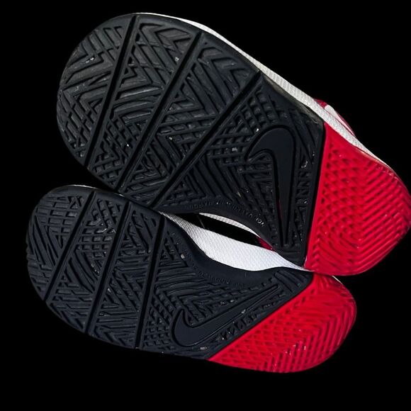 Nike Team Hustle Black University Red Infant Size 7C Unisex - Picture 4 of 5